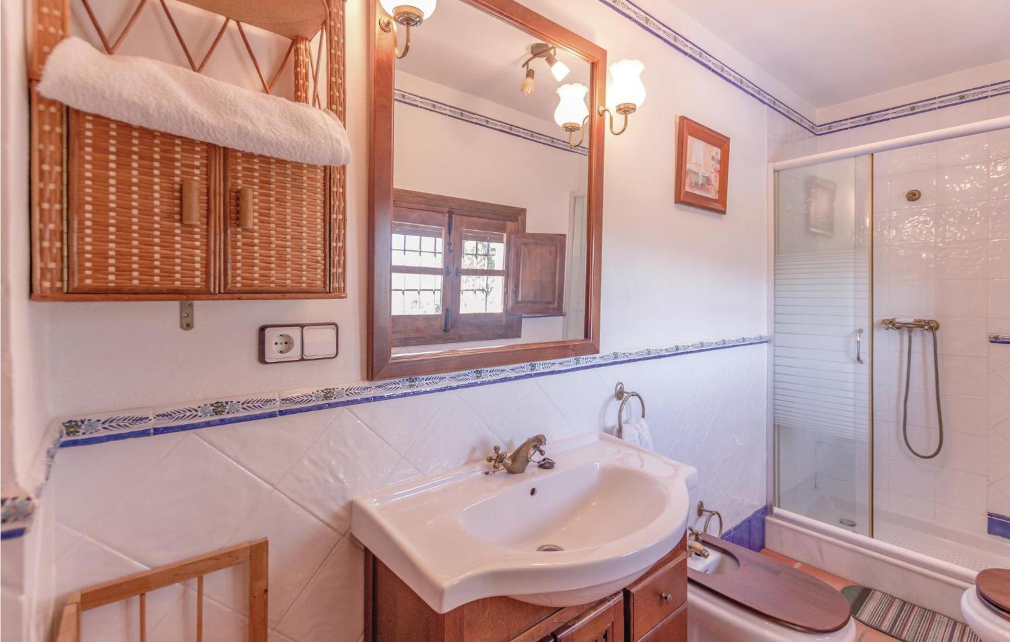 8 Bedroom Lovely Home In Iznájar エクステリア 写真