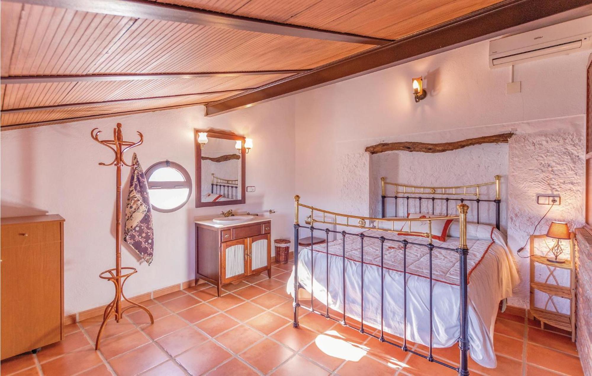 8 Bedroom Lovely Home In Iznájar エクステリア 写真
