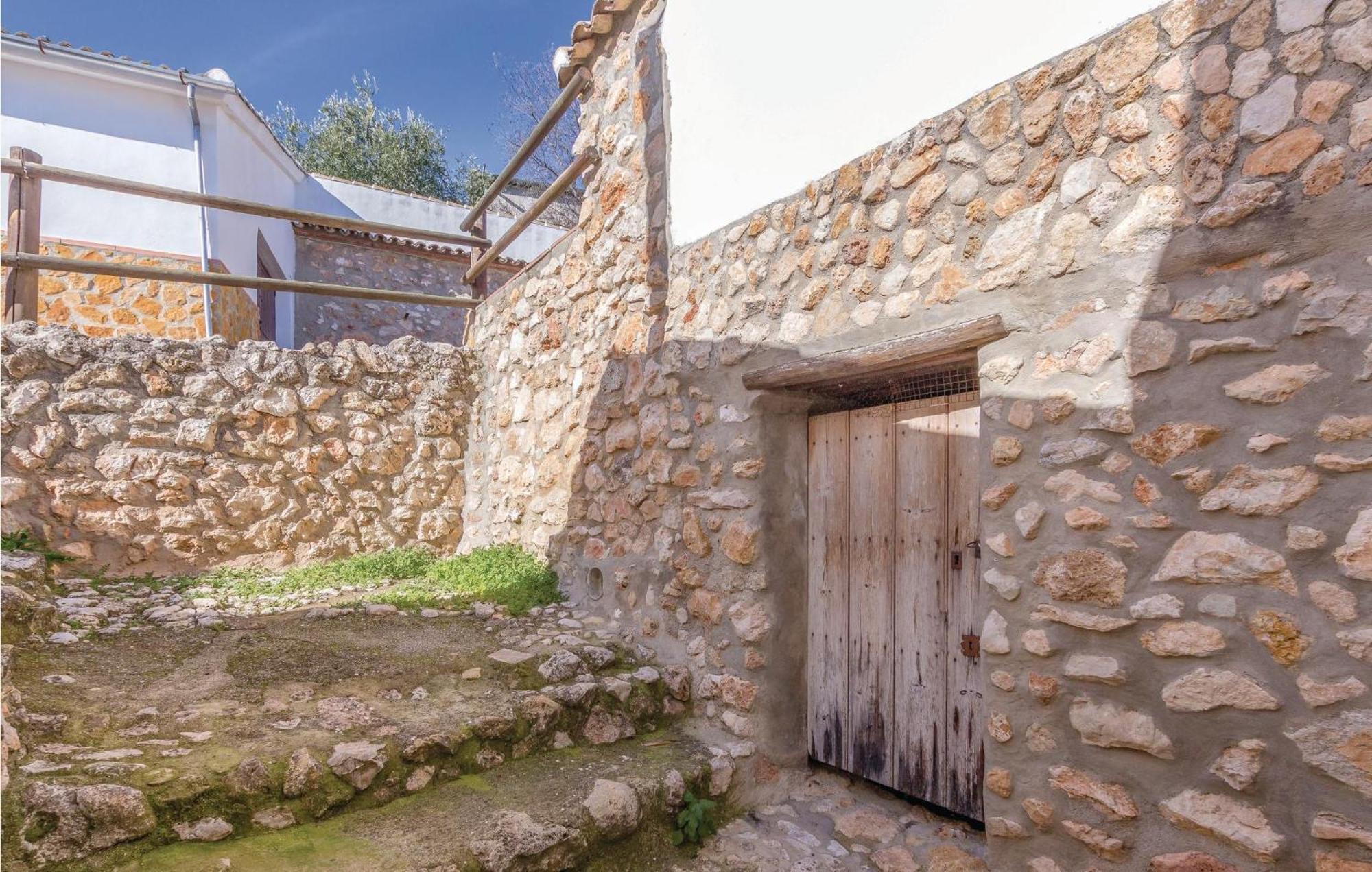 8 Bedroom Lovely Home In Iznájar エクステリア 写真